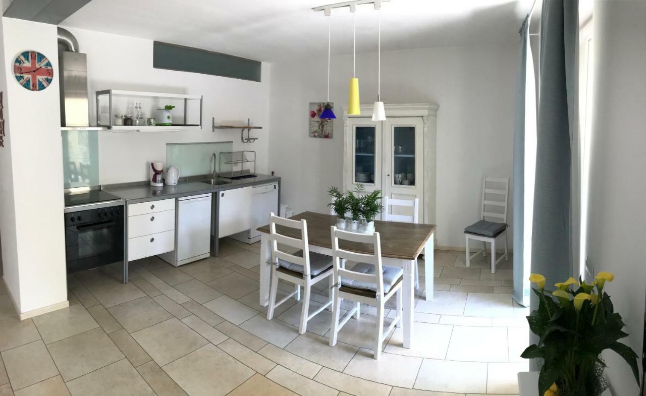 Appartamento Flowers House Arco Esterno foto